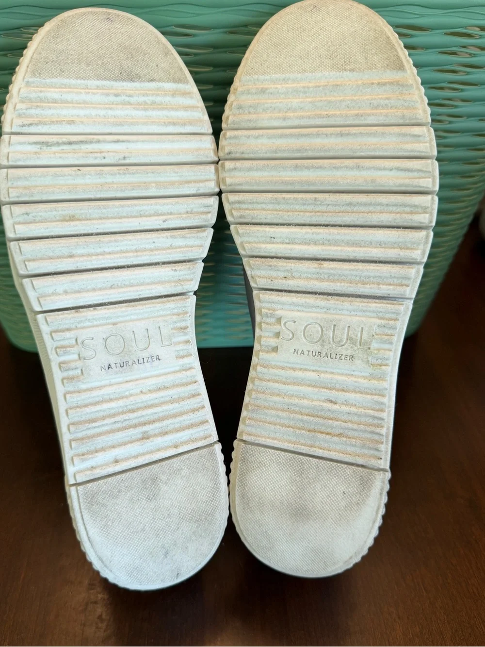 SOUL Naturalizer Turner Sneakers SZ 8 Color Stone Faux Leather
